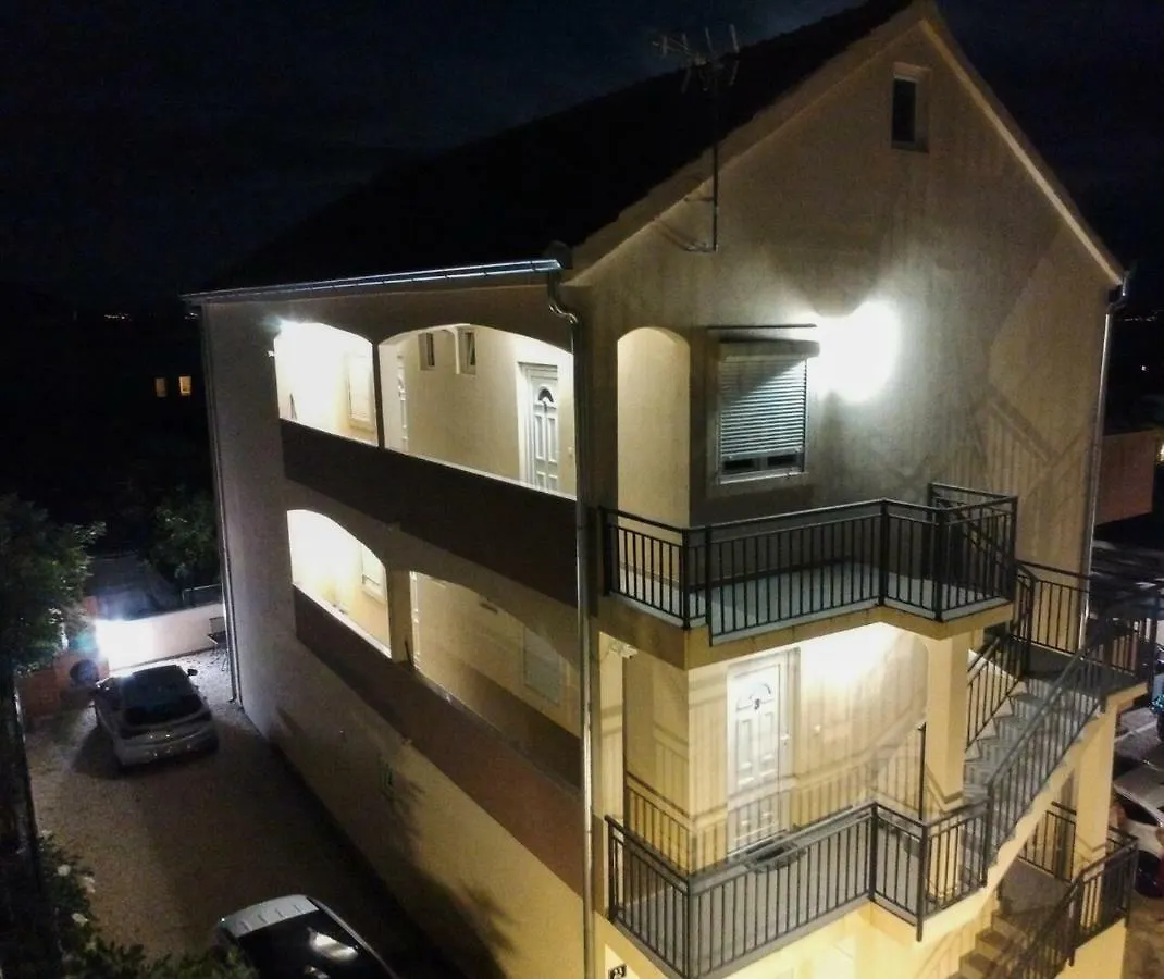 Apartment Villa E.T.A. Trogir Kroatien
